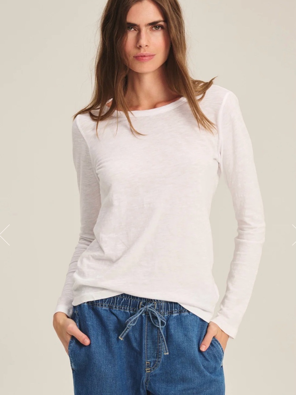 Velvet by Graham & Spencer White Long Sleeve Crewneck Tee